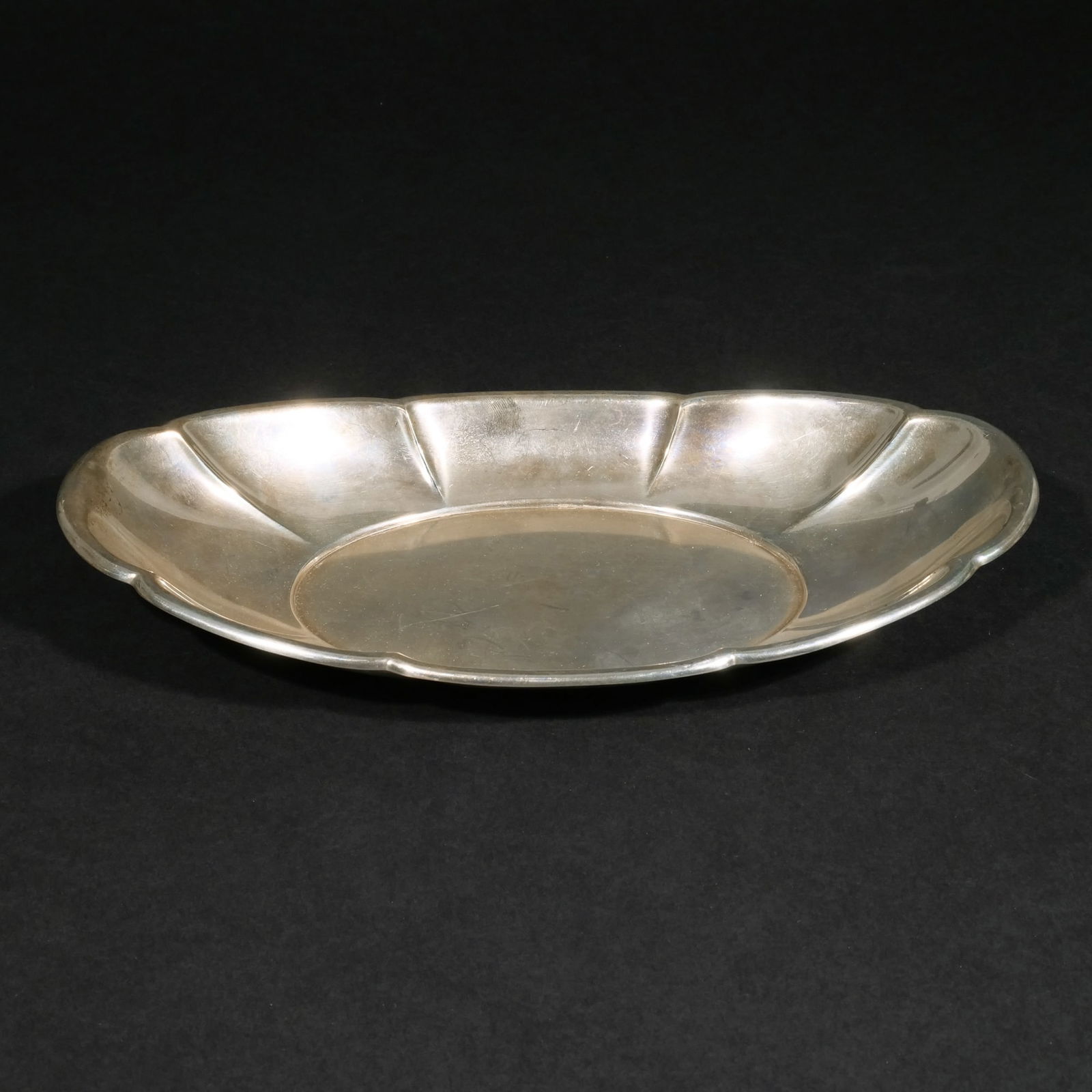 GORHAM STERLING SILVER BREAD TRAY: "Standish" bread basket; 10 ozt w. 12 d. 6-3/8 in. Provenance: Descended through the estates of a New York Lady (Mt. Kisco & NYC)