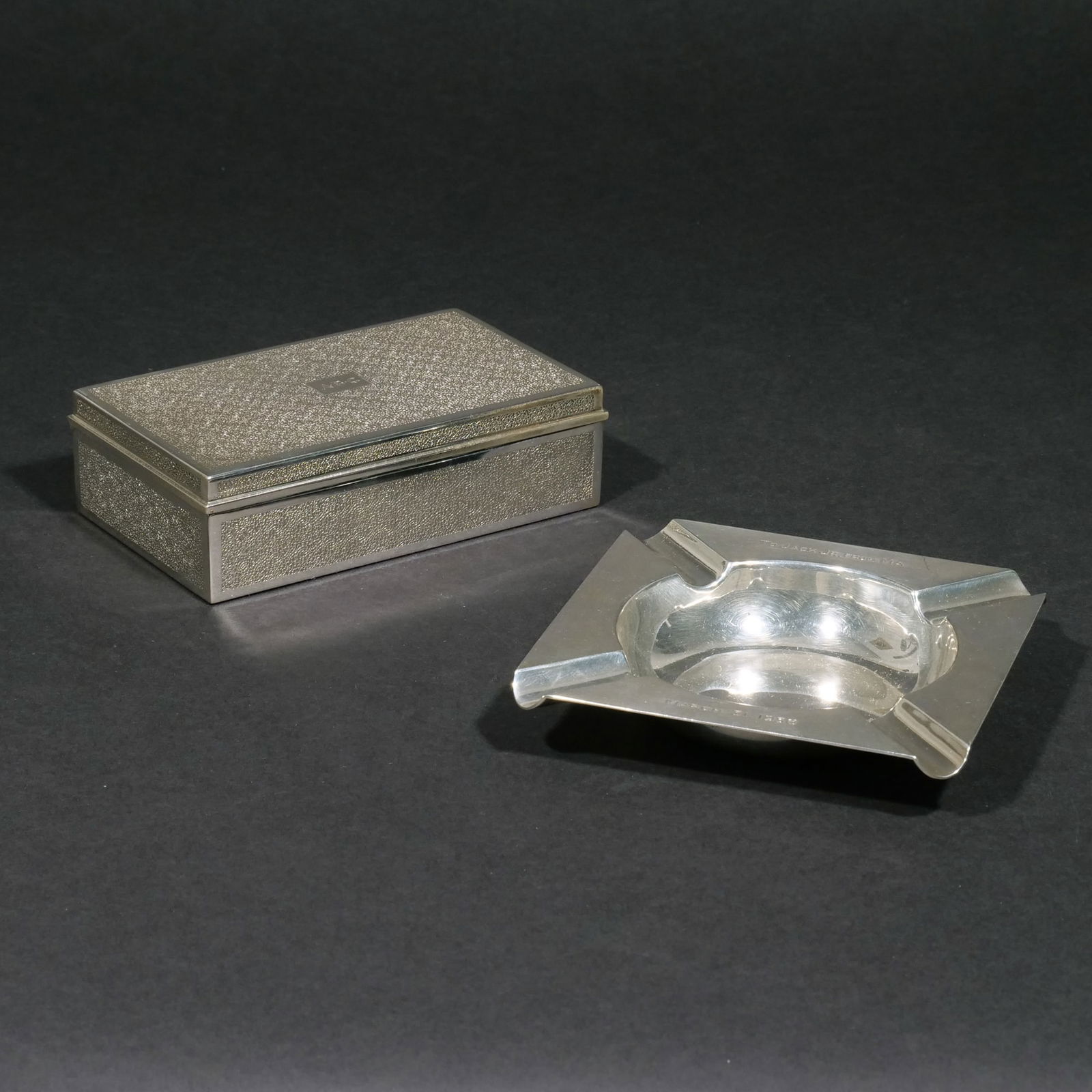 (2pc) TIFFANY & CO. STERLING CIGARETTE BOX & TRAY (1 of 7)