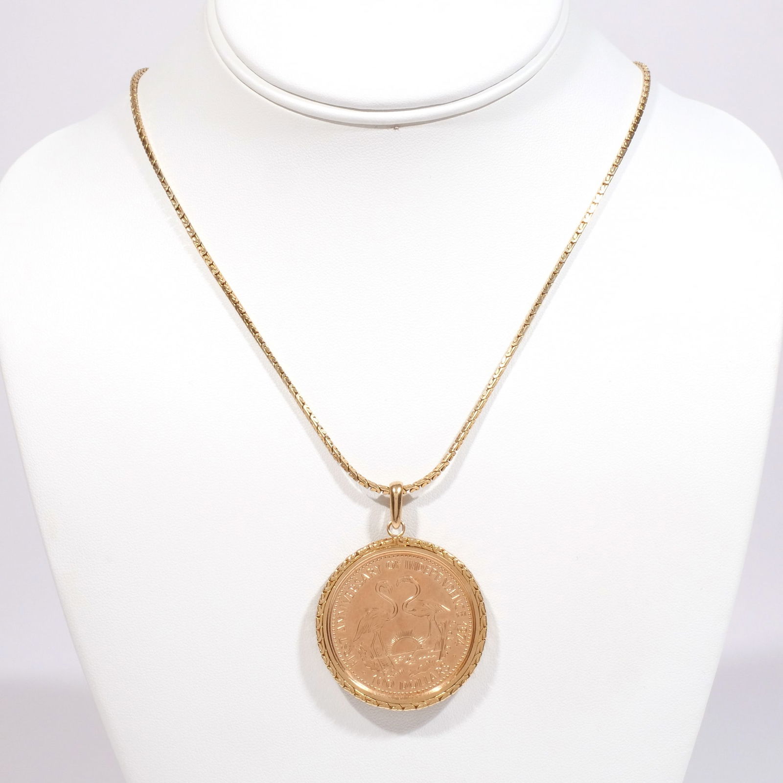 1974 BAHAMAS GOLD 100-DOLLAR COIN PENDANT (1 of 4)