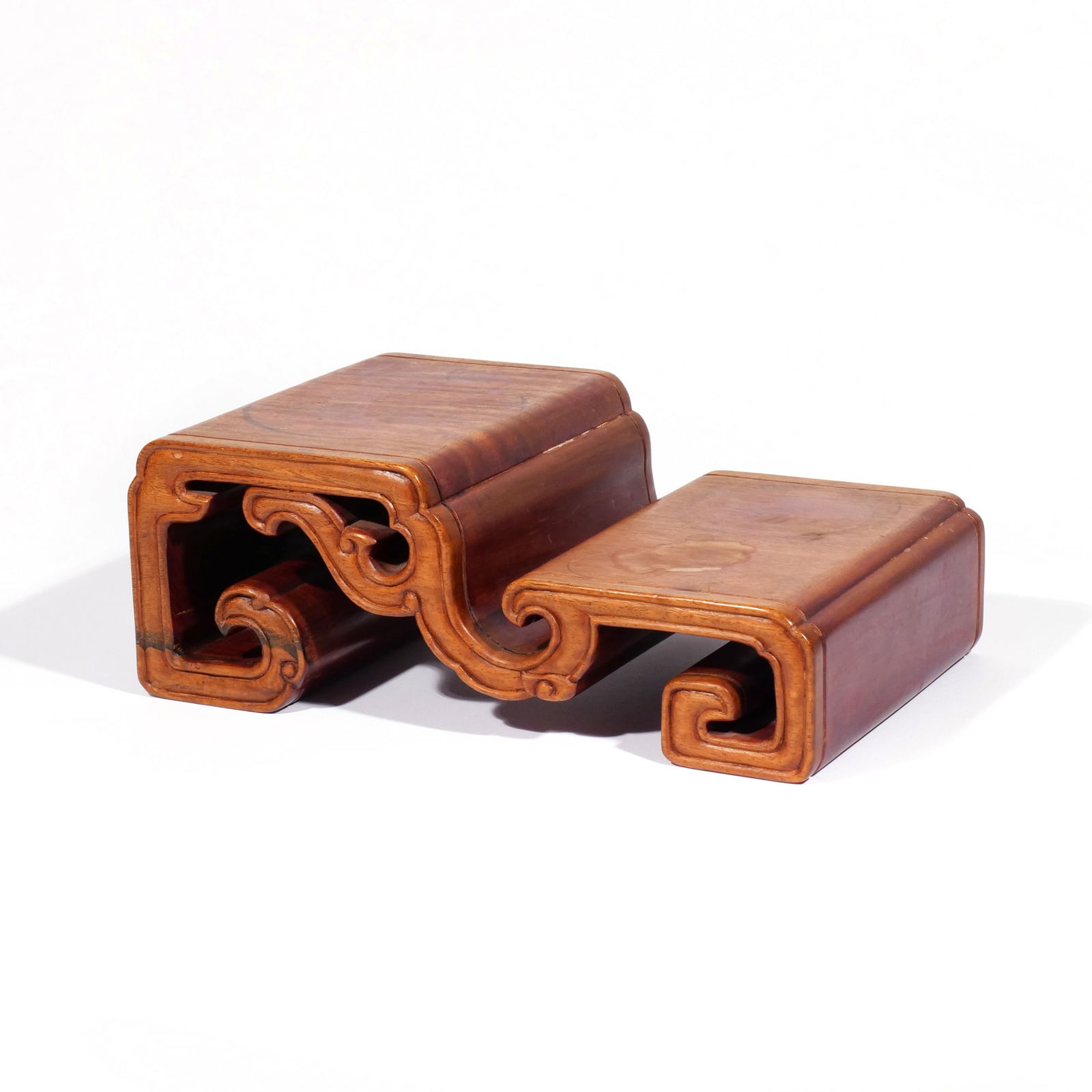 UNUSUAL CHINESE ROSEWOOD TIERED TABLE STAND (1 of 7)