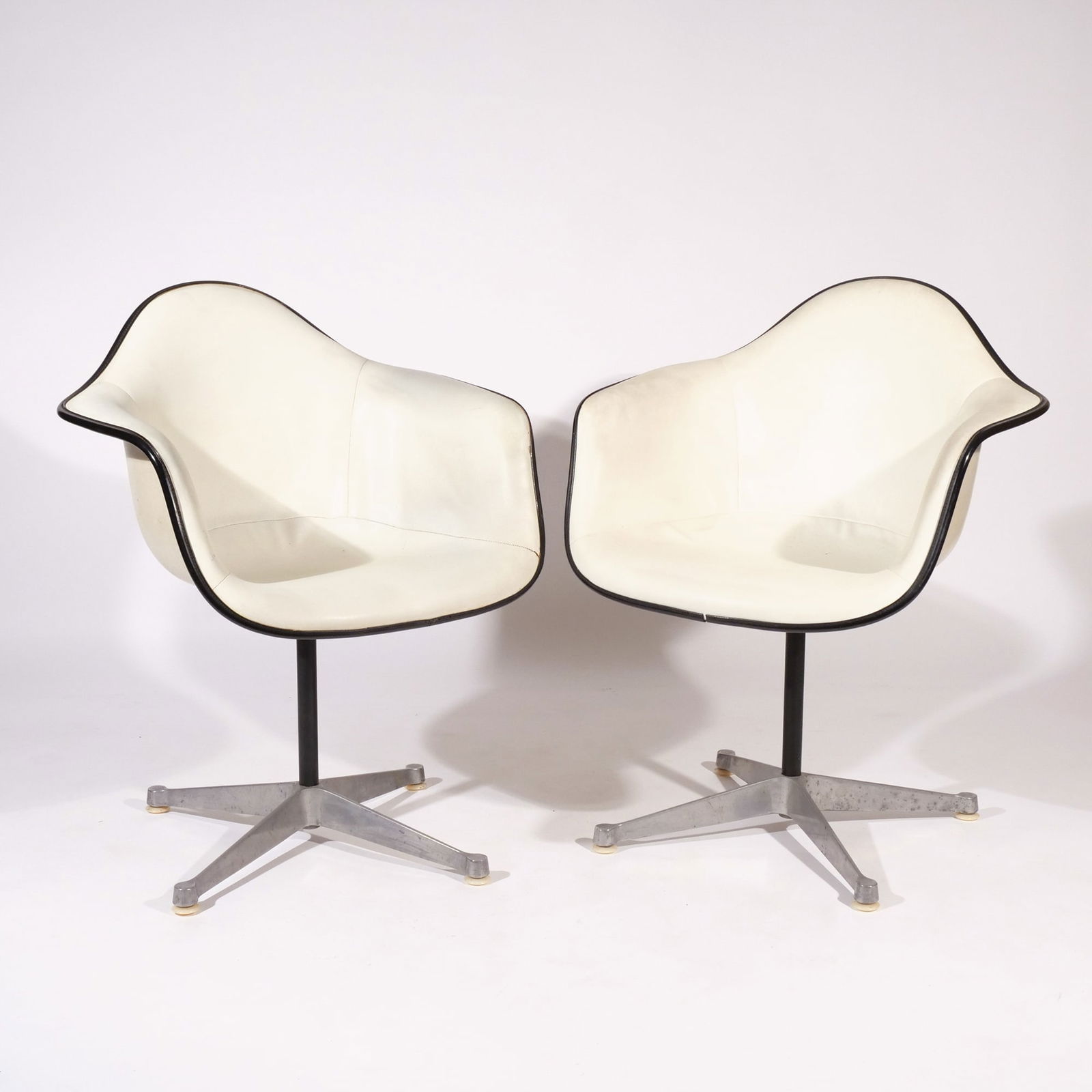 PAIR HERMAN MILLER CHAIRS (1 of 9)