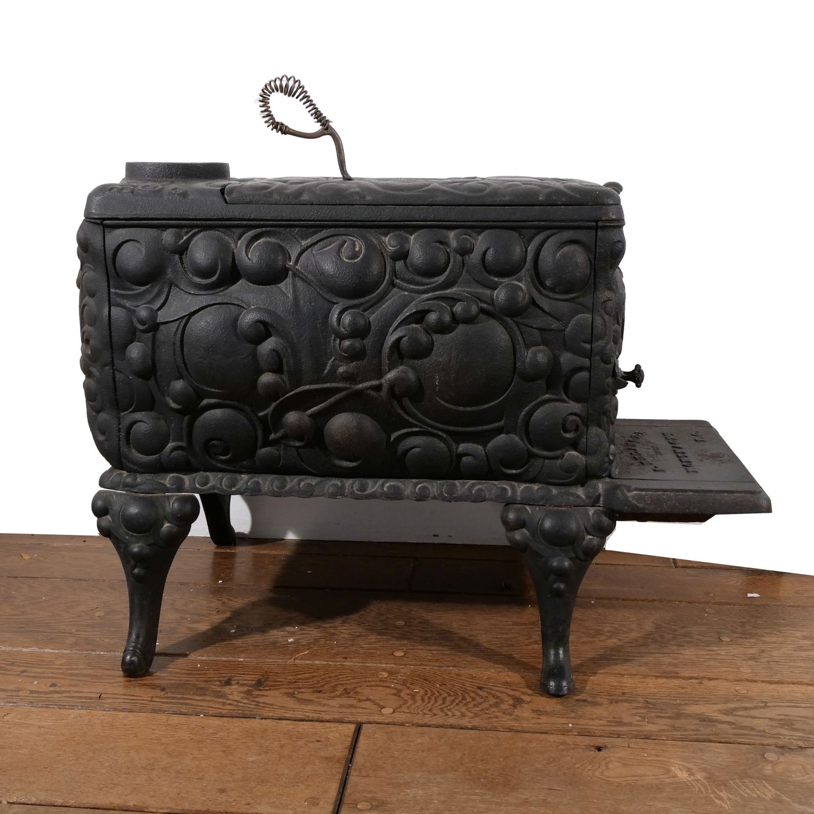 QUEBEC BLACK CAST IRON STOVE (1 of 7)