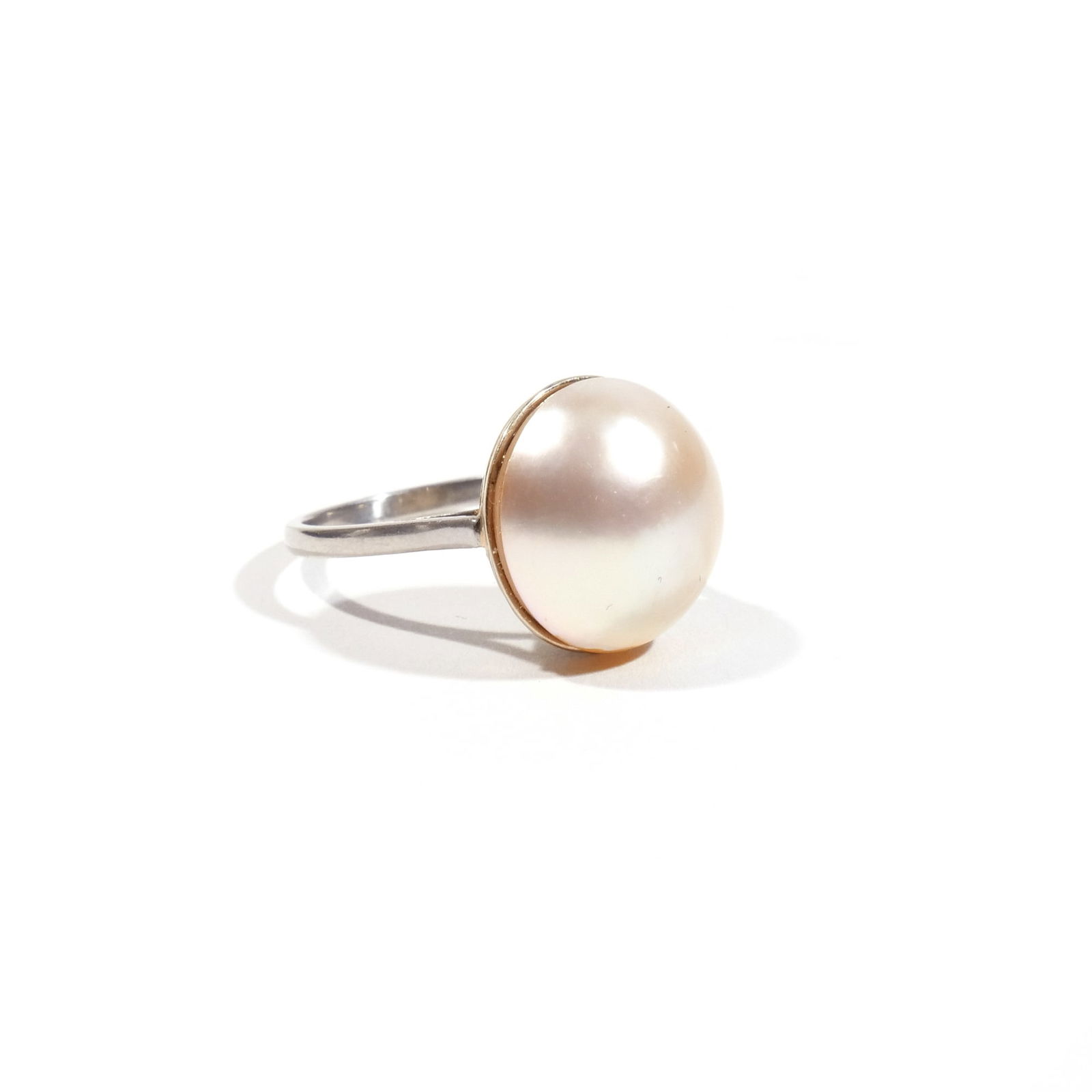 LADIES PEARL & PLATINUM RING (1 of 5)