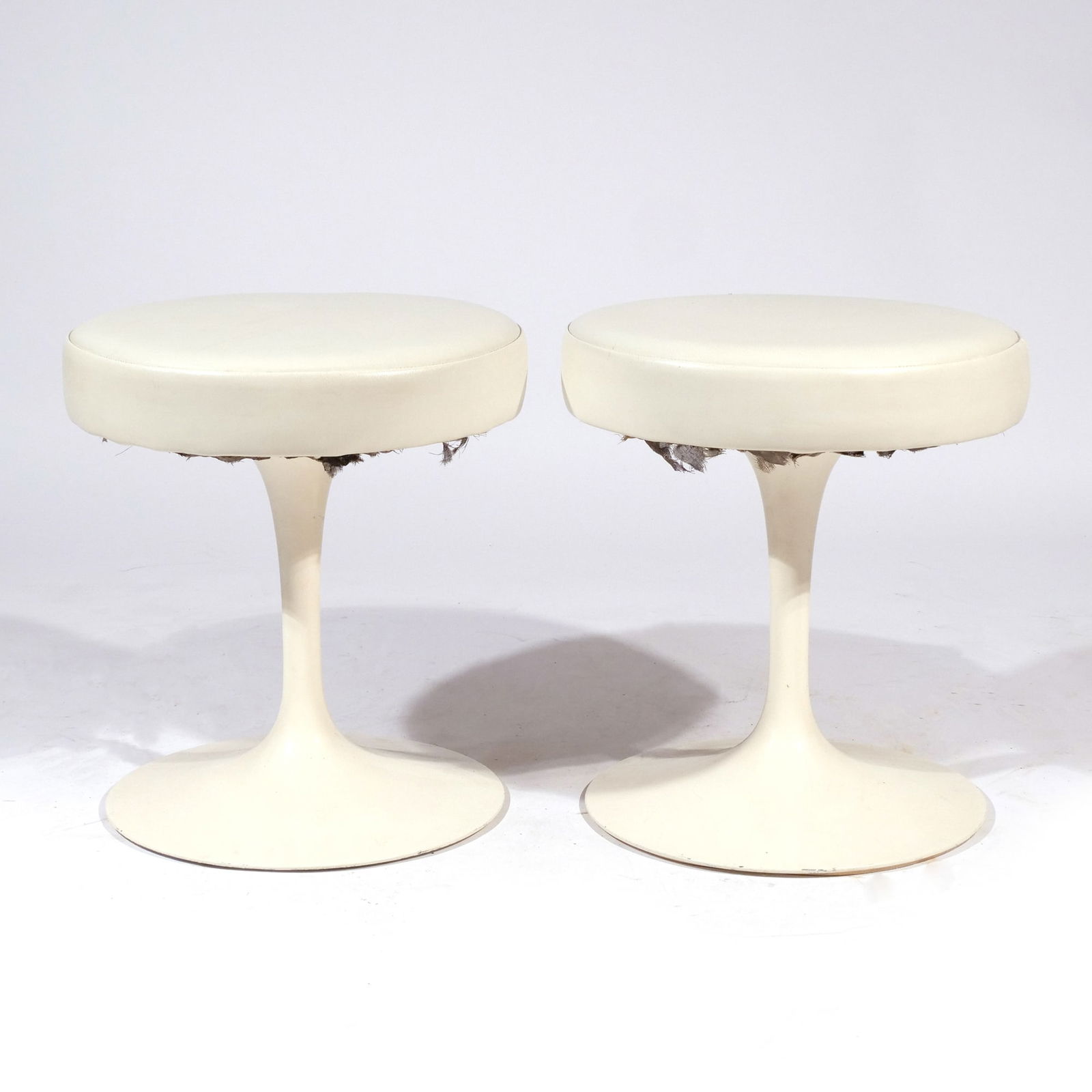 (2pc) KNOLL SWIVEL LOW STOOLS (1 of 5)