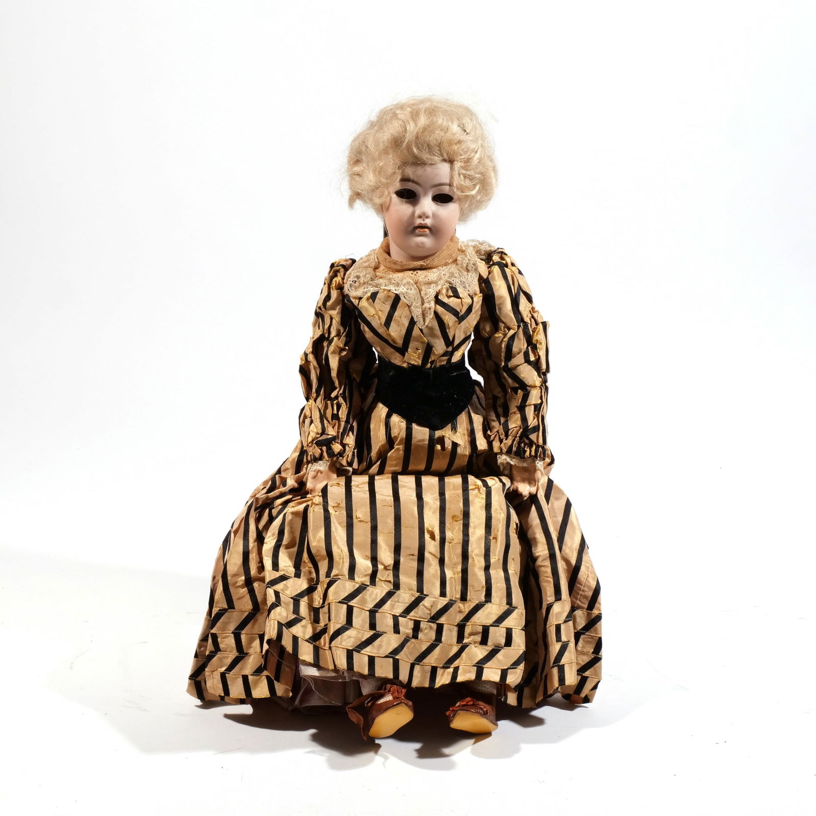 GERMAN PORCELAIN HEAD DOLL (1 of 6)