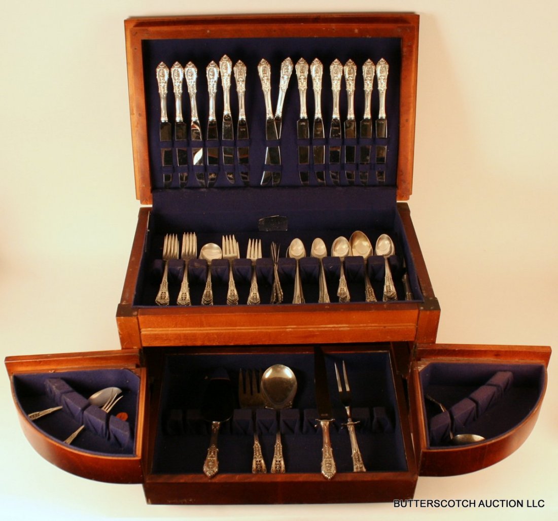 108) WALLACE "ROSE POINT" PATTERN STERLING SILVER: INCL: 15 DINNER KNIVES, 14 DINNER FORKS, 14 SALAD FORKS, 6 CREAM SOUP SPOONS, 19 ICED TEA SPOONS, 2 TABLE SPOONS, 18 TEA SPOONS, 7 BUTTER SPREADERS, 2 CARVING IMPLEMENTS, 1 CAKE SERVER, 1 JELLY SPOON,