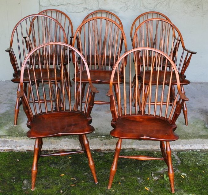 472) 8 BRACE-BACK WINDSOR CONTINOUS ARM CHAIRS: 8 BRACE-BACK WINDSOR CONTINOUS ARM CHAIRS by D.R. Dimes.