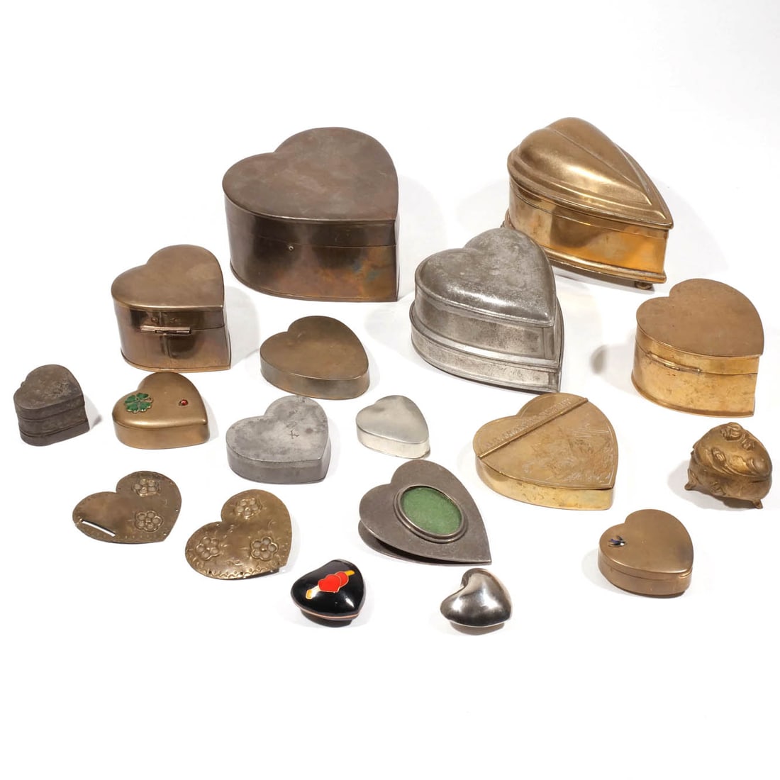(17pc) HEART SHAPED METAL BOXES & ITEMS (1 of 13)