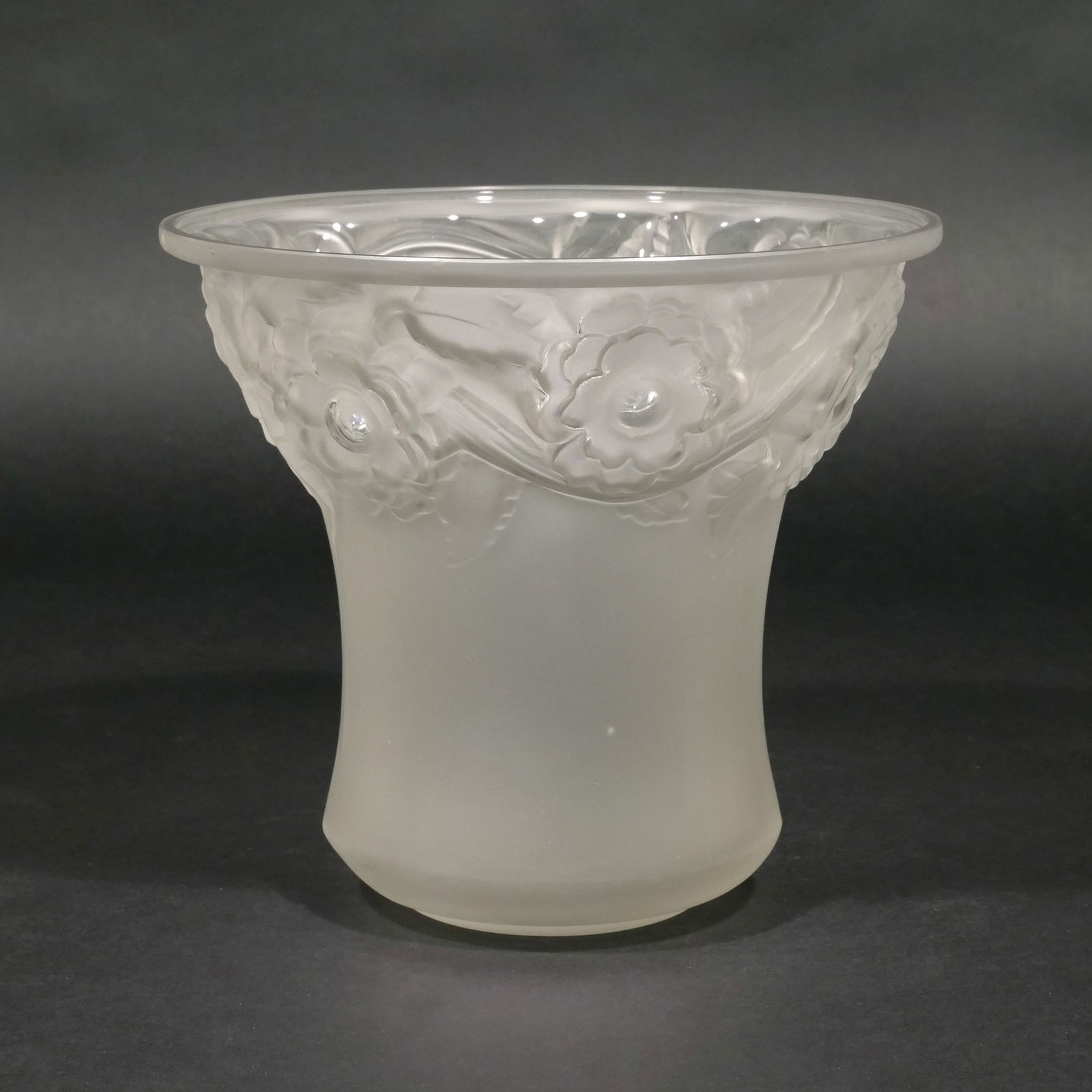 RENE LALIQUE ‘ORLEANS’ VASE (1 of 8)