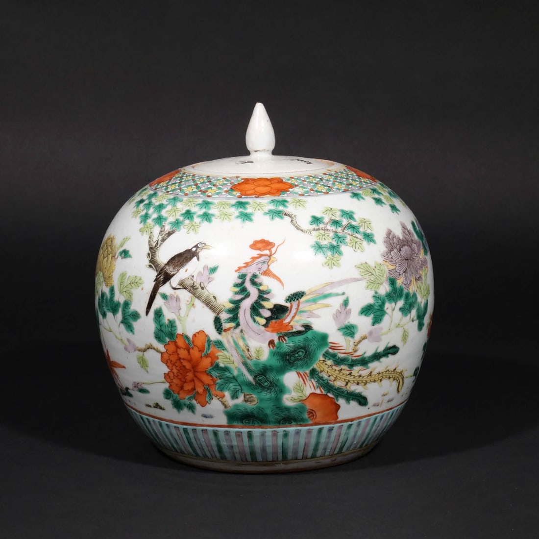 CHINESE FAMILLE VERTE PORCELAIN GINGER JAR: Late 19th / early 20th century h. 9-1/2 w. 9 in. Provenance: Descent through the family of the consignor [In Situ Item] This item will not be on display in our salesroom during our preview period. If 