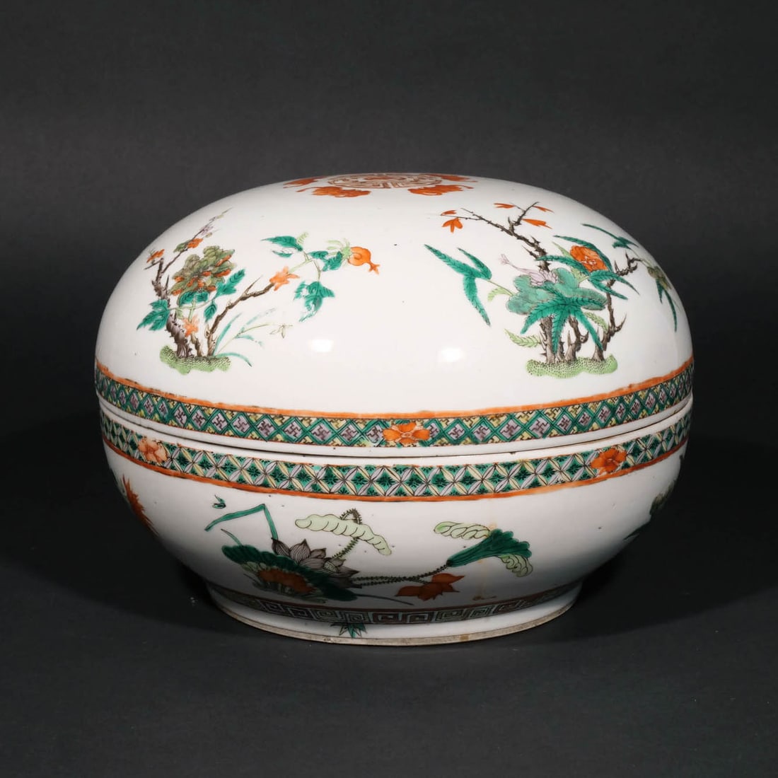 CHINESE FAMILLE VERTE PORCELAIN BOX & COVER (1 of 7)