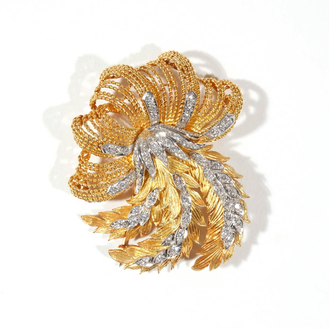18k GOLD LADIES DIAMOND BROOCH (1 of 7)