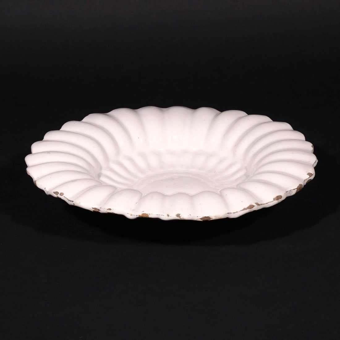 WHITE DUTCH DELFT GADROONED CHARGER (1 of 6)