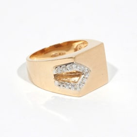 14K GOLD MAN'S RING with MELEE DIAMONDS
