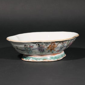 CHINESE FAMILLE ROSE PORCELAIN LOW BOWL