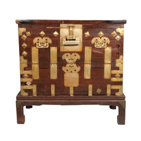 KOREAN BANDAJI CHEST ON STAND