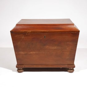 AMERICAN CLASSICAL MAHOGANY CELLARETTE