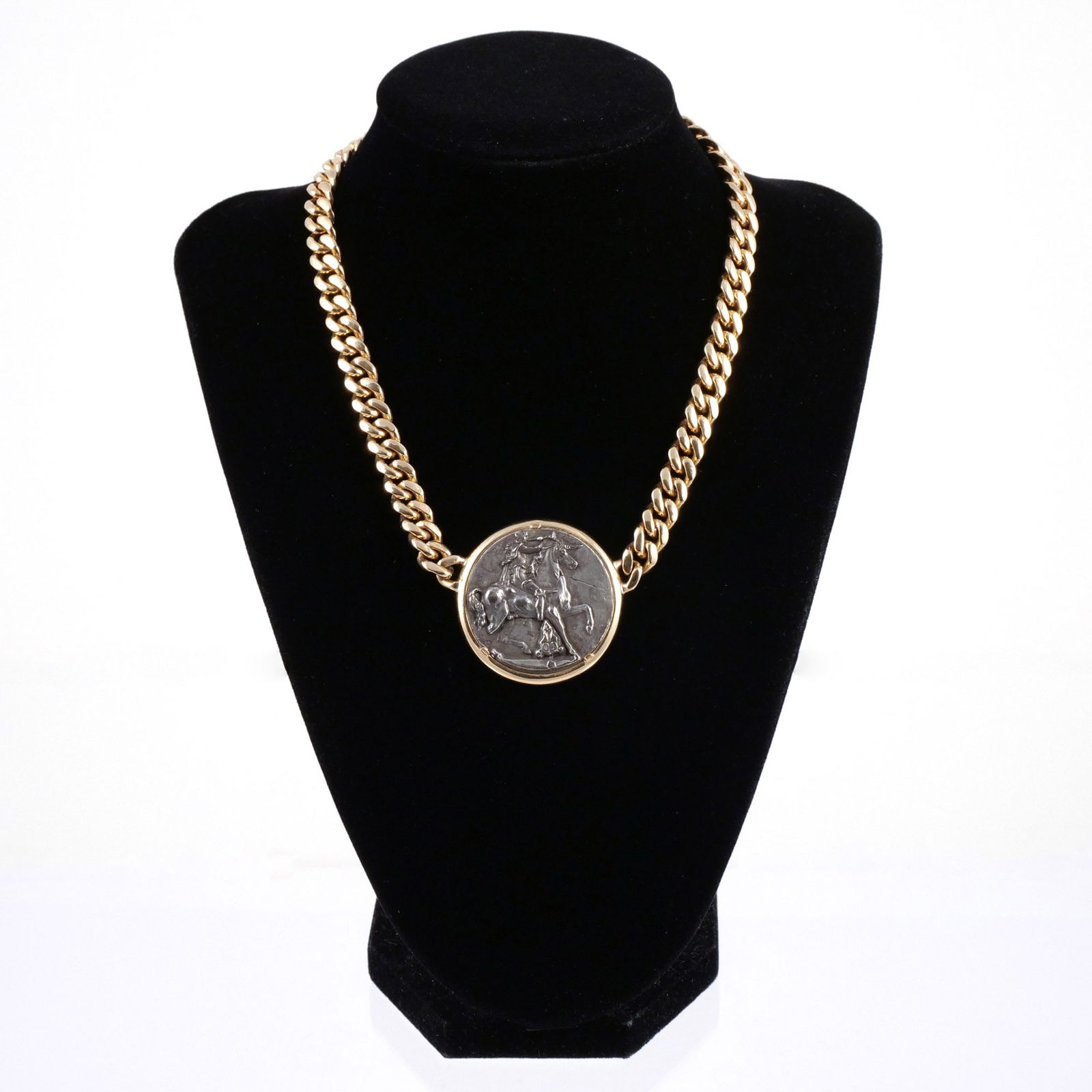 18k GOLD 1966 SALVADOR DALI MEDALLION NECKLACE (1 of 11)