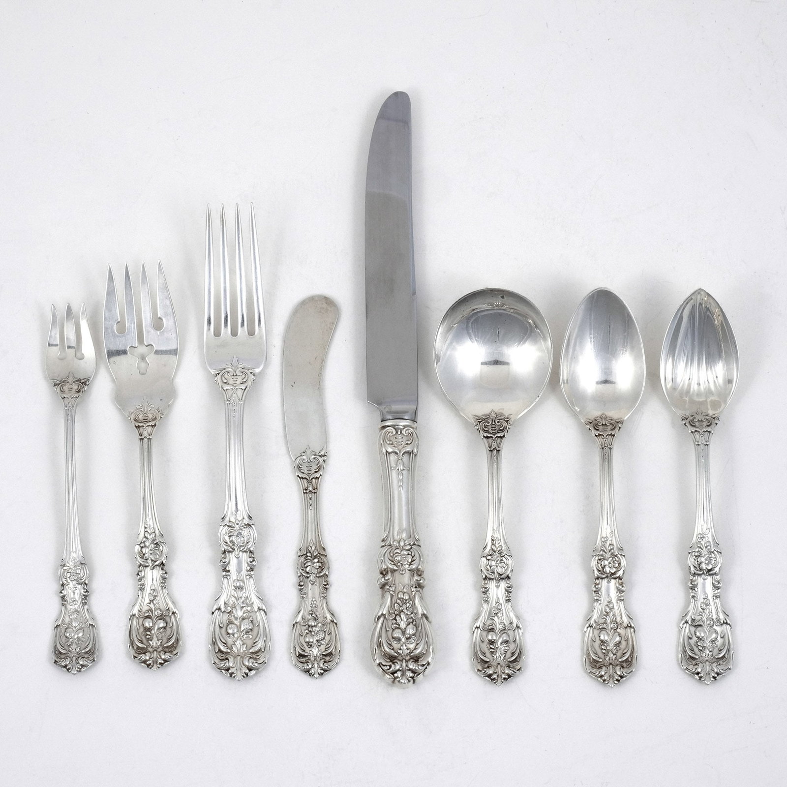(103pc) REED & BARTON STERLING FLATWARE SERVICE (1 of 12)
