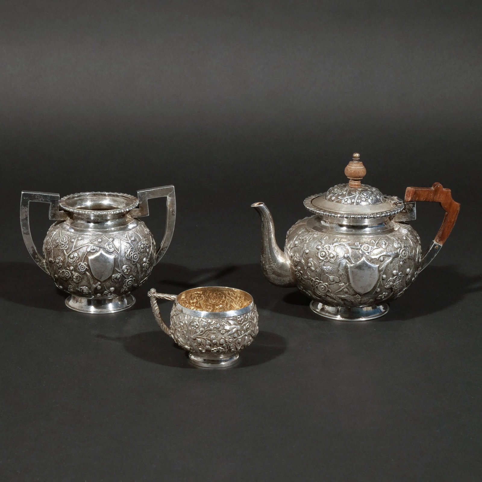 (3pc) WANG HING CHINESE EXPORT SILVER TEA SET (1 of 13)