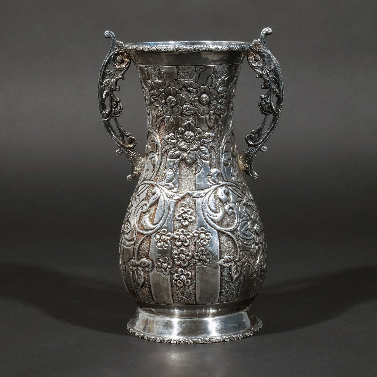 INDIAN T100 SILVER VASE (1 of 8)