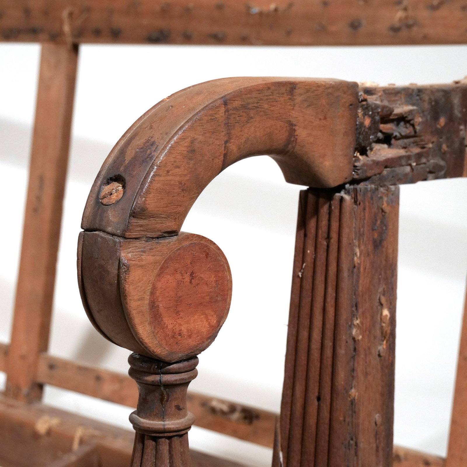 AMERICAN CLASSICAL WALNUT SOFA - 5