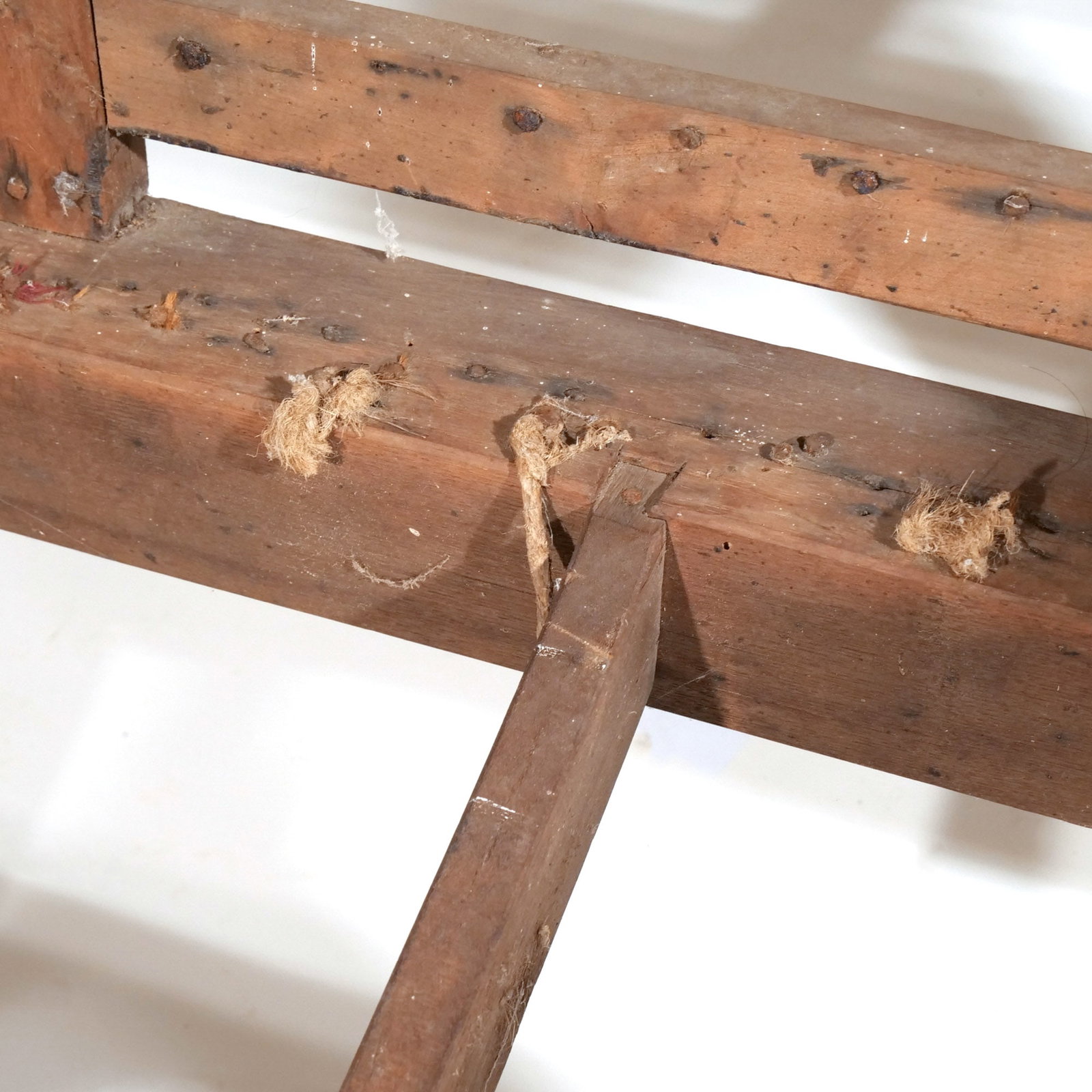 AMERICAN CLASSICAL WALNUT SOFA - 8