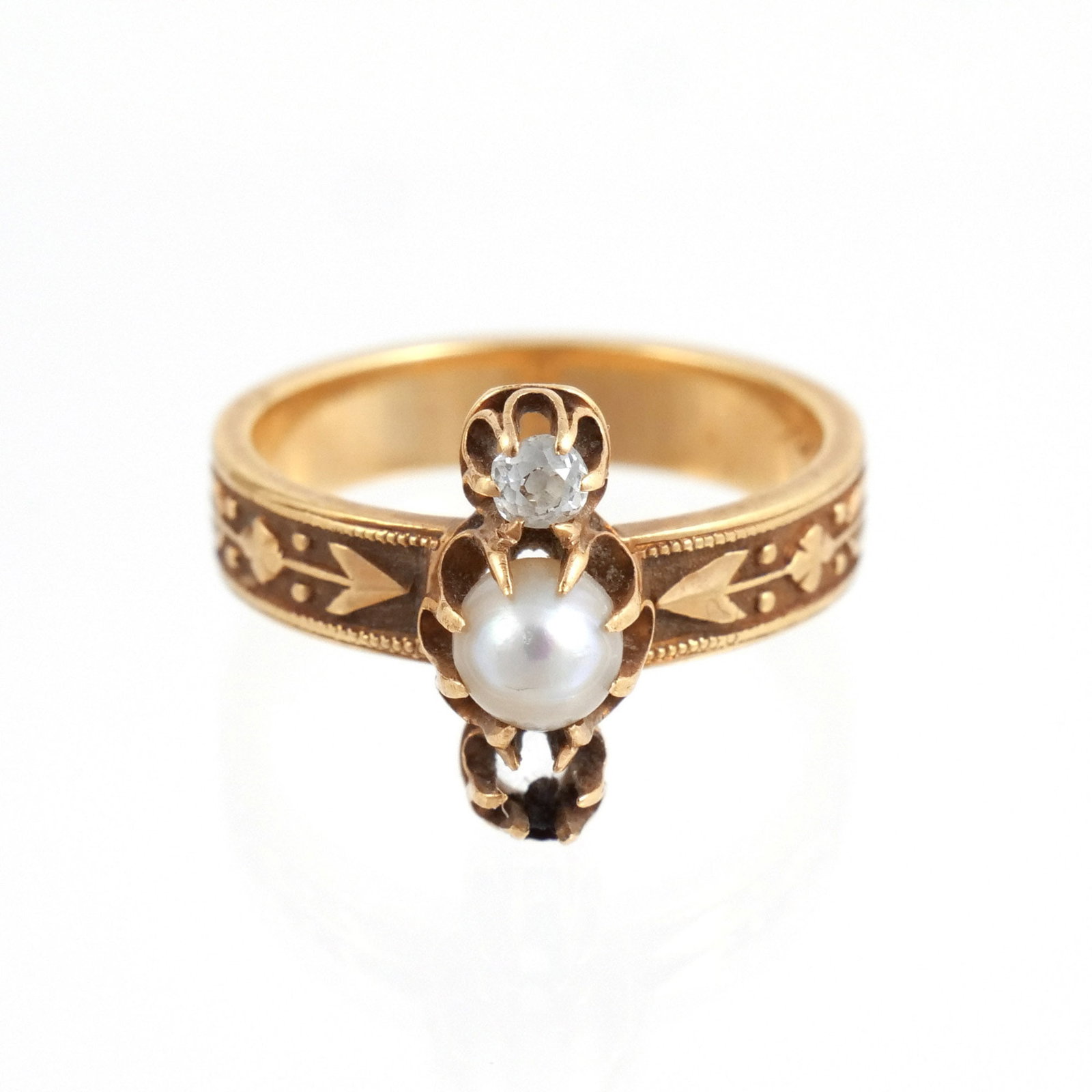 18K GOLD LADY'S PEARL AND DIAMOND RING (1 of 5)