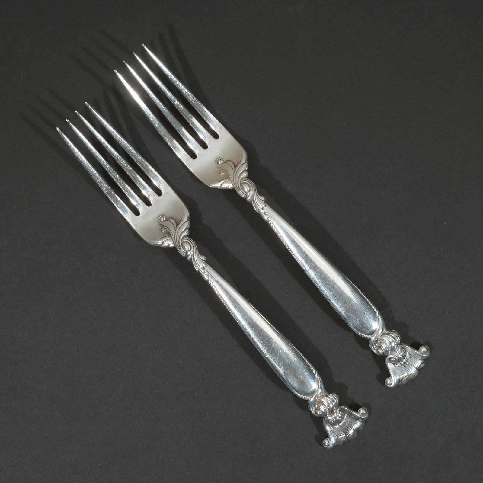 (85pc) WALLACE STERLING SILVER FLATWARE SERVICE - 2