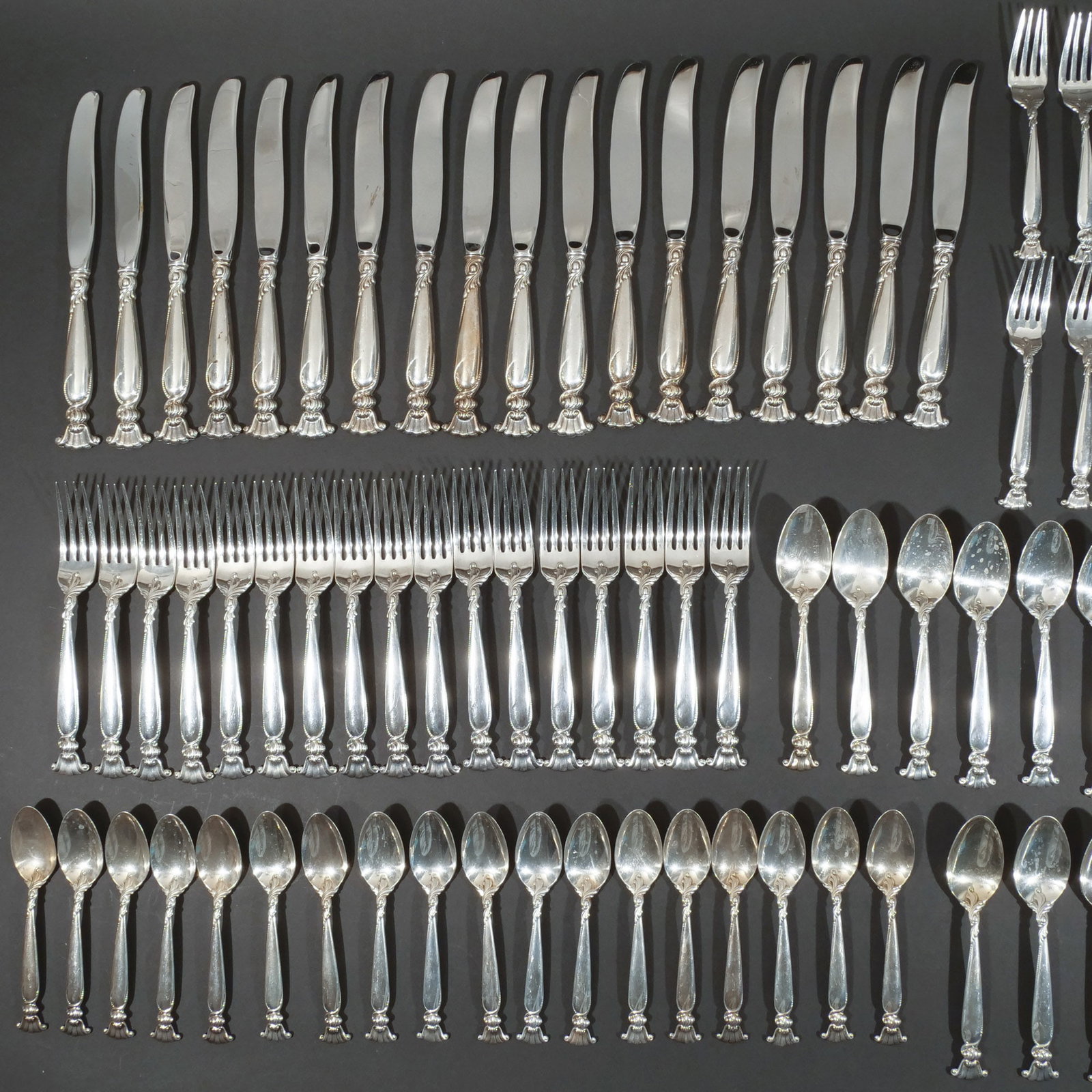 (85pc) WALLACE STERLING SILVER FLATWARE SERVICE - 7
