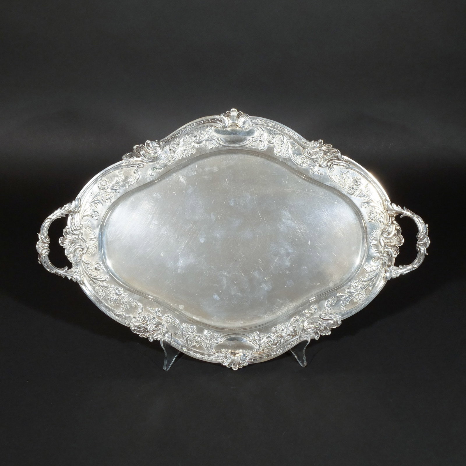 GEORGE ROTH & CO. HANAU SILVER TRAY: Germany, with marks for George Roth & Co., 54 ozt h. 1-3/4 w. 21-1/4 d. 14-3/4 in. Provenance: Private collection, Mount Kisco, NY [In Situ Item] This item will not be on display in our saleroom