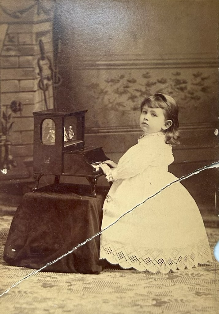 BAILEY'S MIDGET PIANO - 19