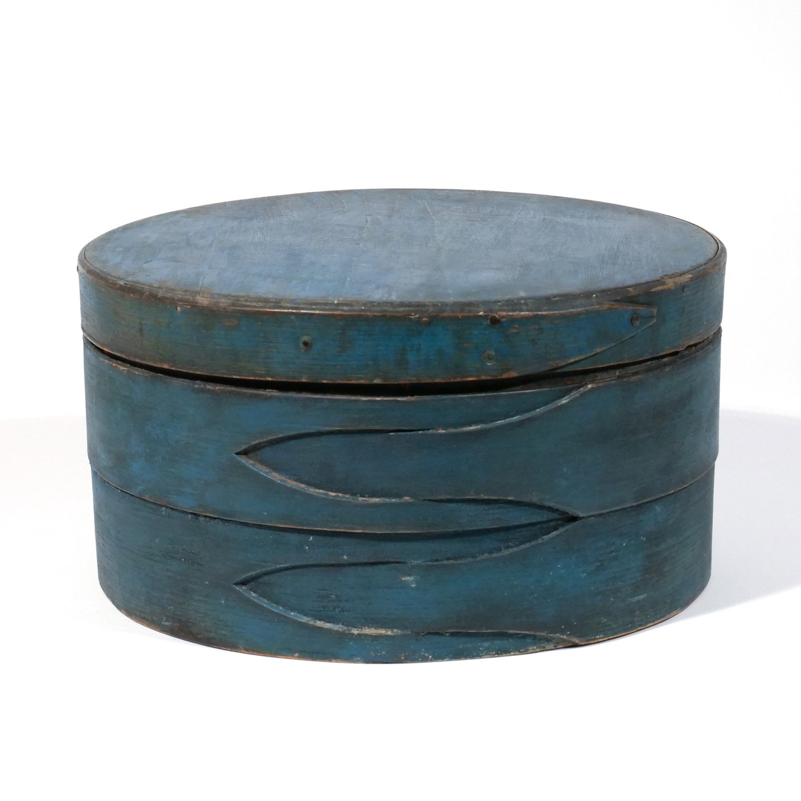 SHAKER BLUE-PAINTED CHEESE / PANTRY BOX: Late 19th / early 20th century, a round pantry or cheese box with swallowtail finger joints in ash, pine barrel stave construction, stamped 'JEPTHA WRIGHT' on bottom h. 6-1/2 dia. 12-1/2 in.