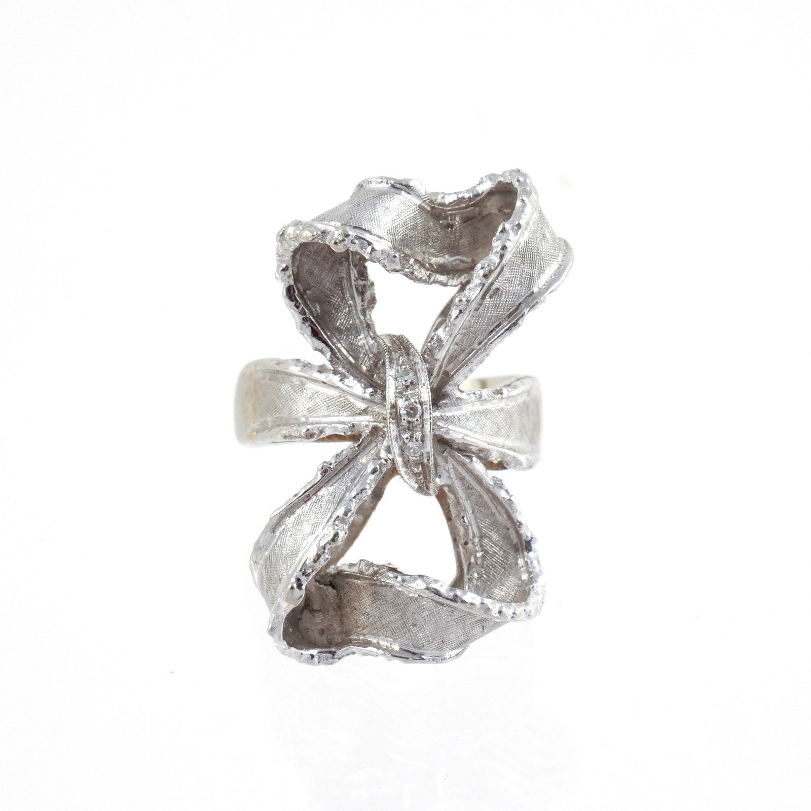 14K WHITE GOLD RING of BOW SHAPE (1 of 5)
