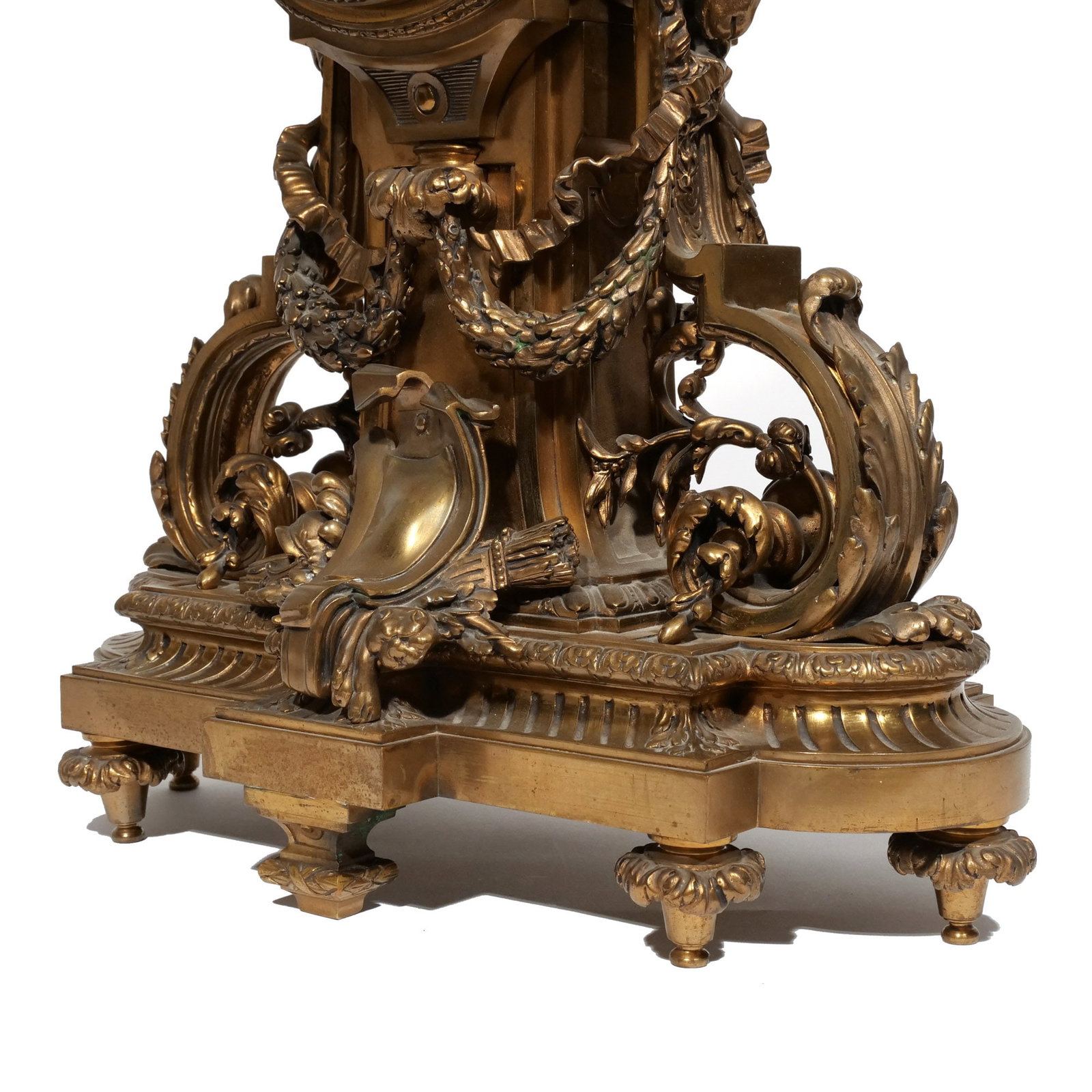 (3pc) MITCHELL VANCE & CO. ORMOLU CLOCK GARNITURE - 10