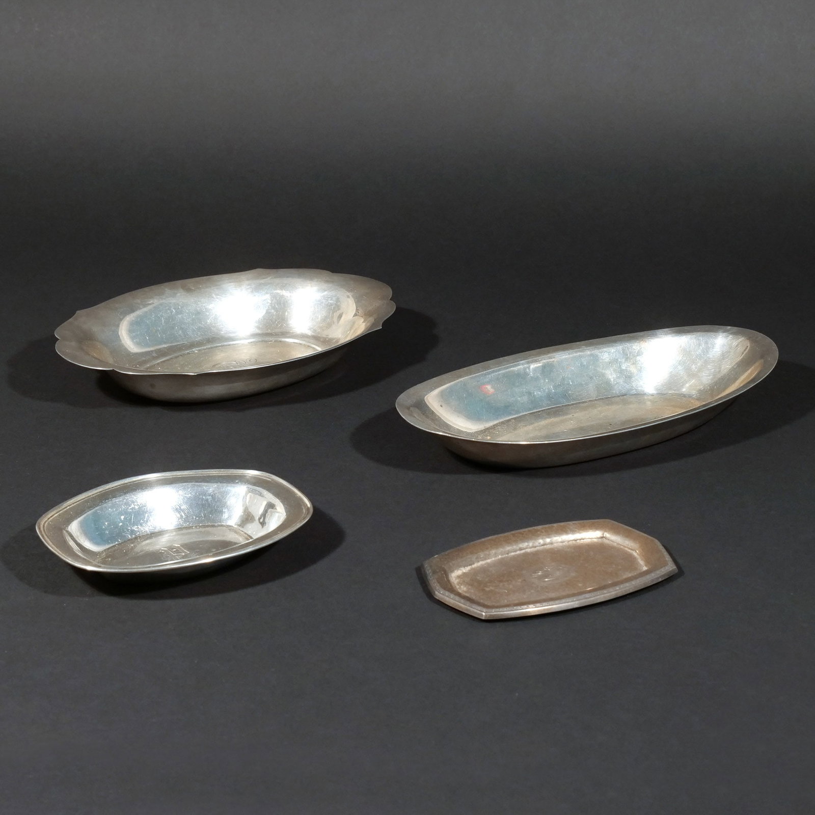 (4pc) MISC. STERLING SILVER BREAD AND OTHER TRAYS (1 of 8)