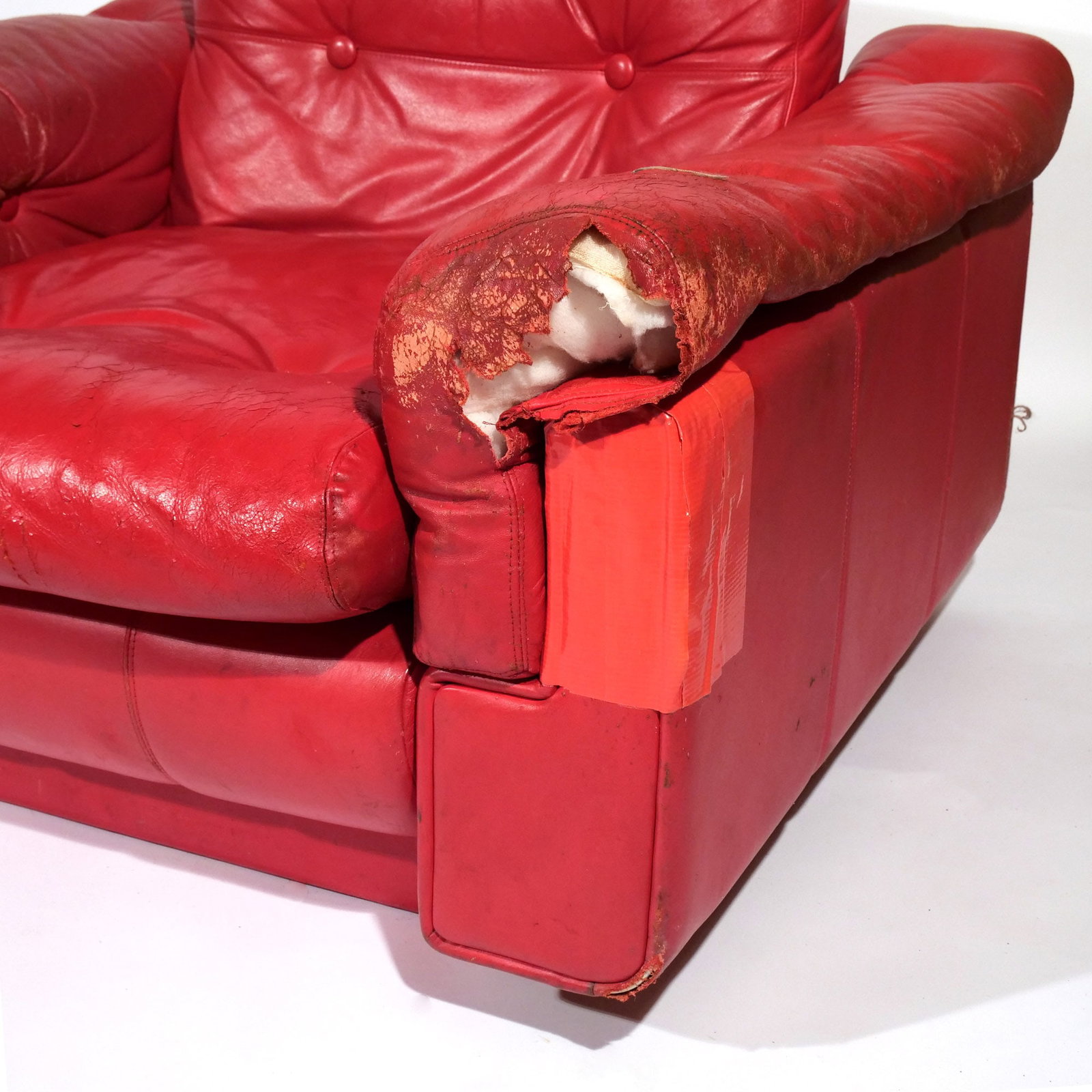 (3pc) TUFTED RED LEATHER SEATING - 11