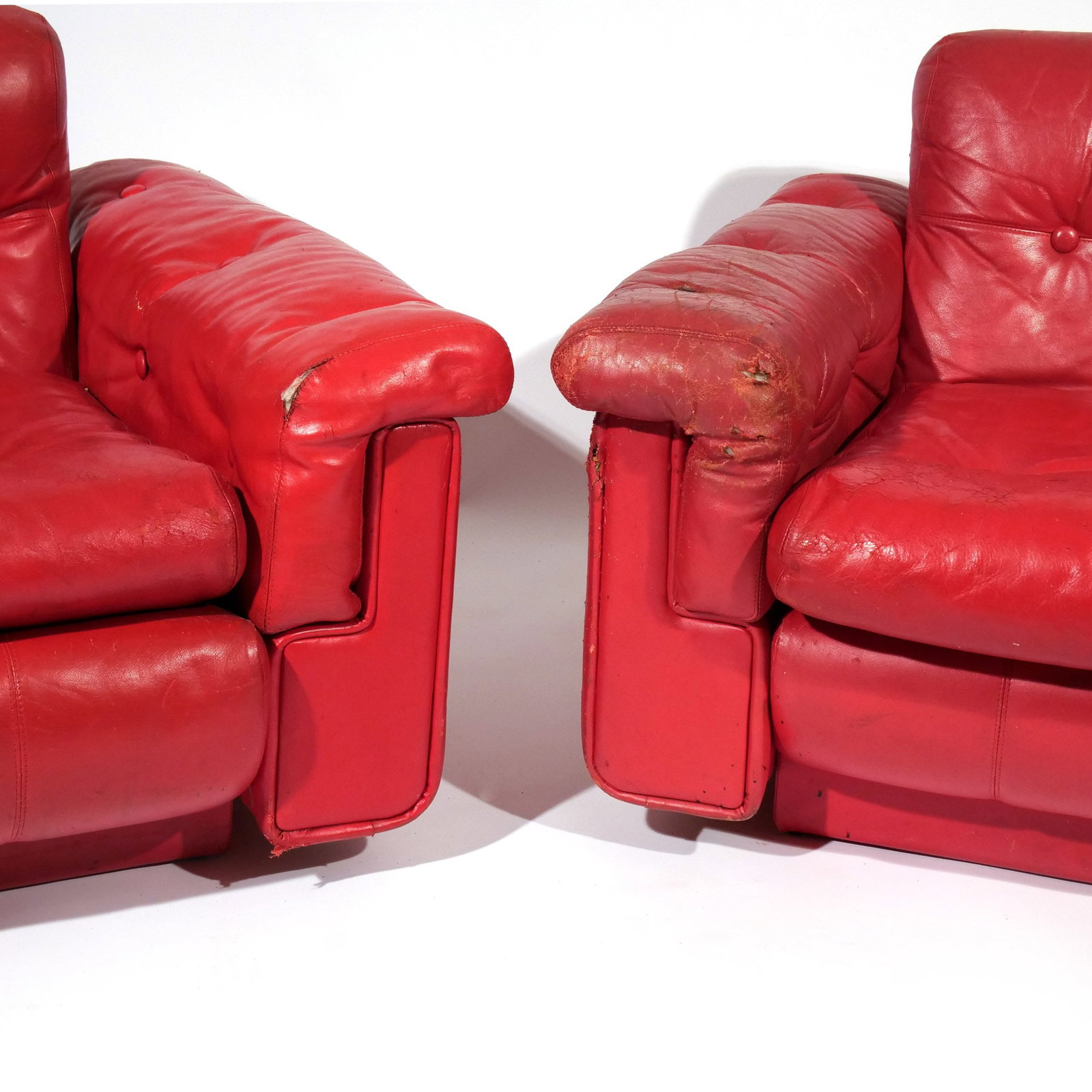 (3pc) TUFTED RED LEATHER SEATING - 12