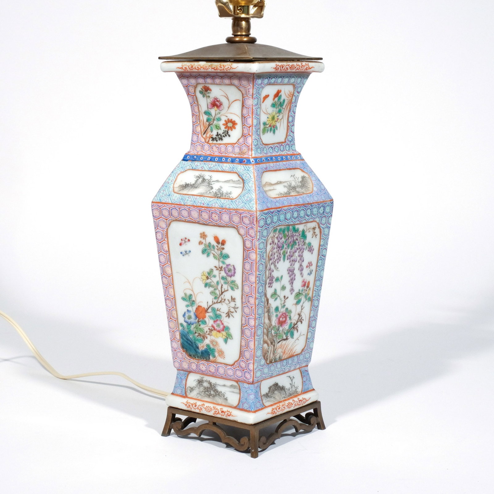 CHINESE FAMILLE ROSE PORCELAIN VASE (1 of 12)