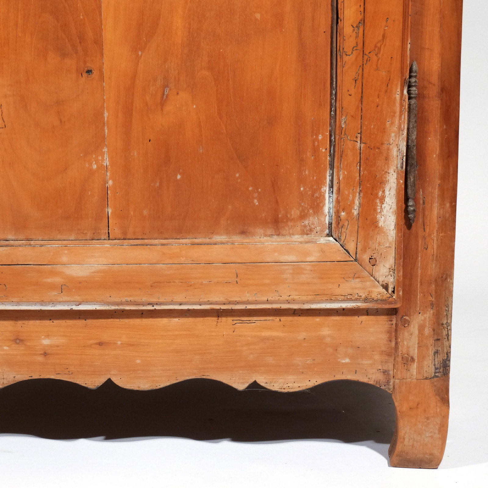 FRENCH PROVINCIAL WALNUT SERVER - 7