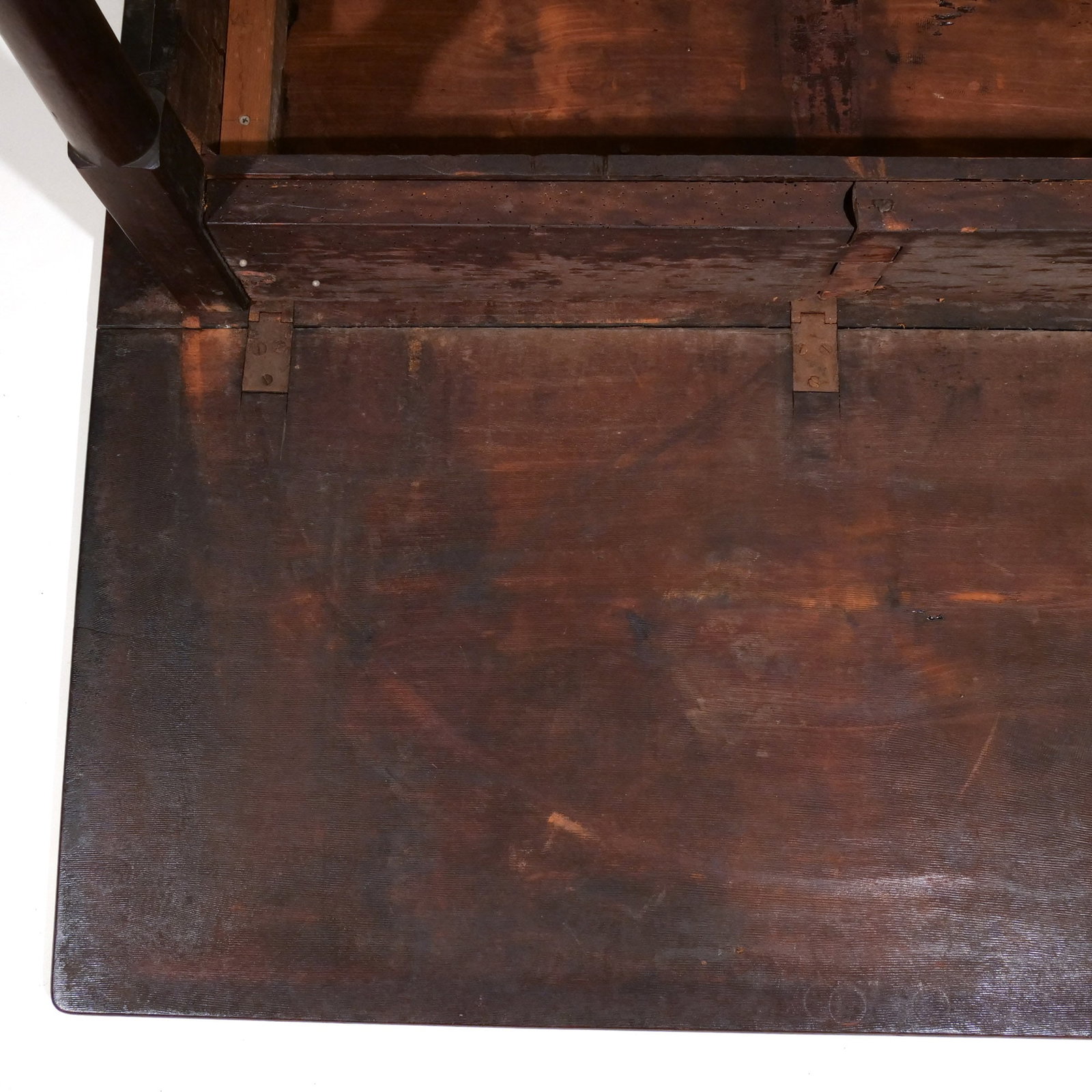 QUEEN ANNE WALNUT DROP-SIDE TABLE - 11