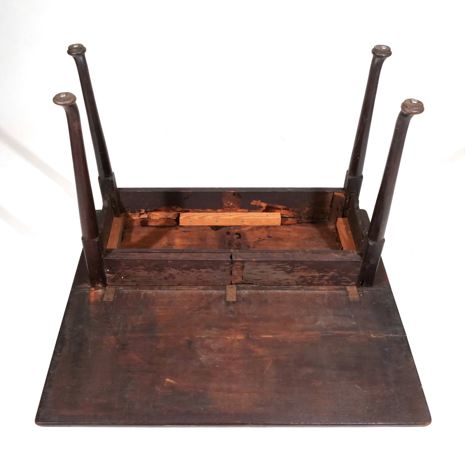 QUEEN ANNE WALNUT DROP-SIDE TABLE - 13