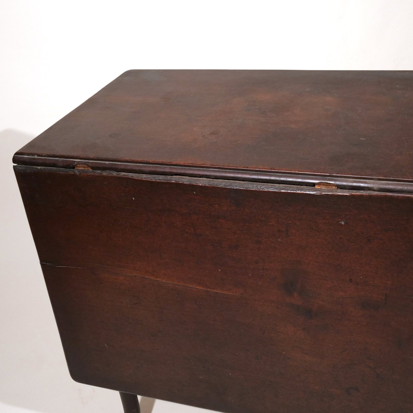QUEEN ANNE WALNUT DROP-SIDE TABLE - 5