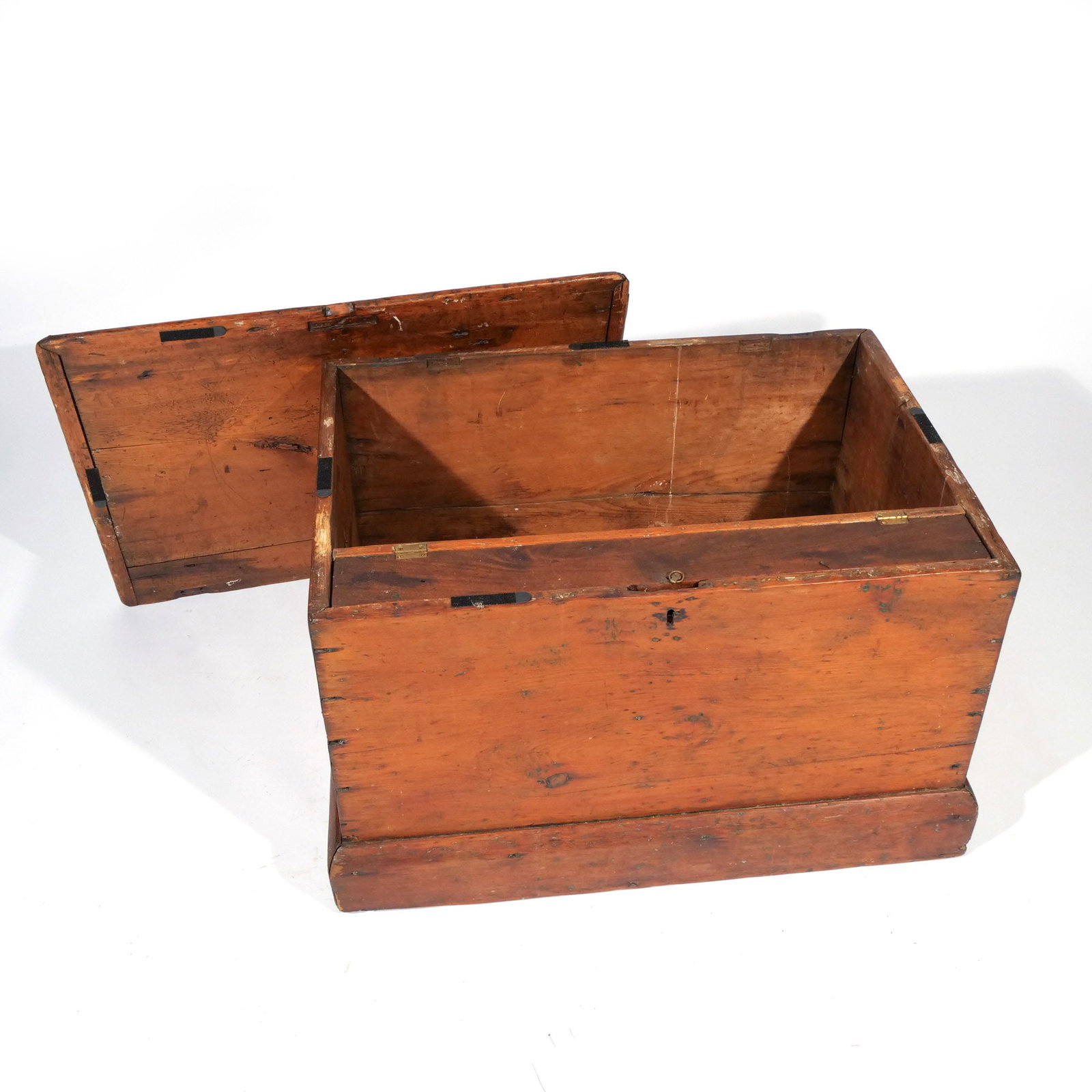 ANTIQUE PINE STORAGE TRUNK - 5