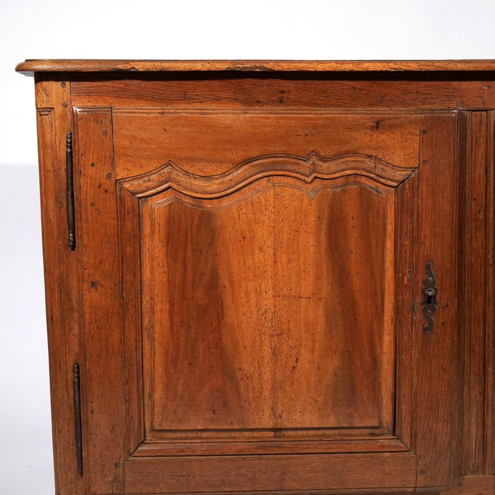 FRENCH PROVINCIAL BUFFET - 6