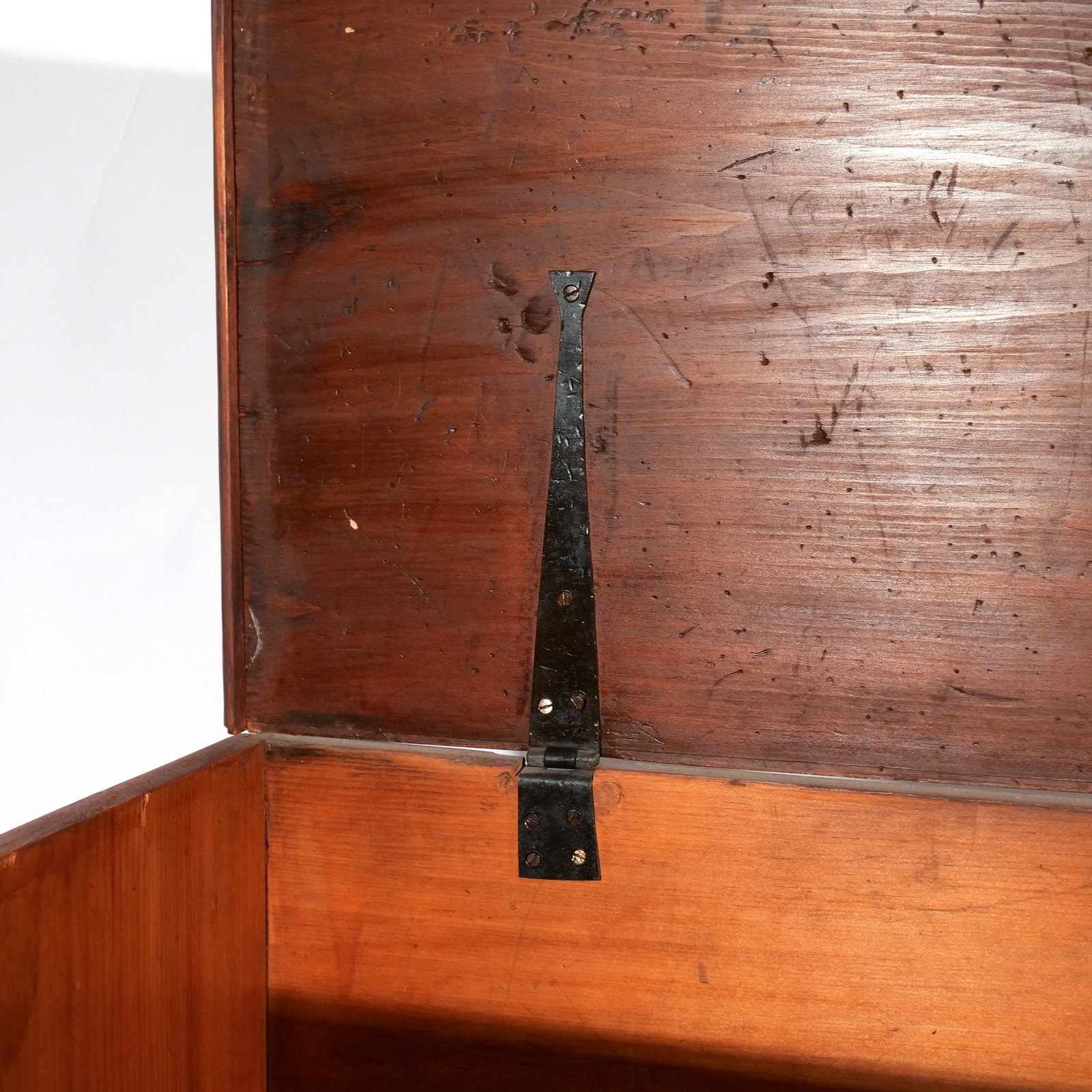 AMERICAN PINE MULE CHEST - 6