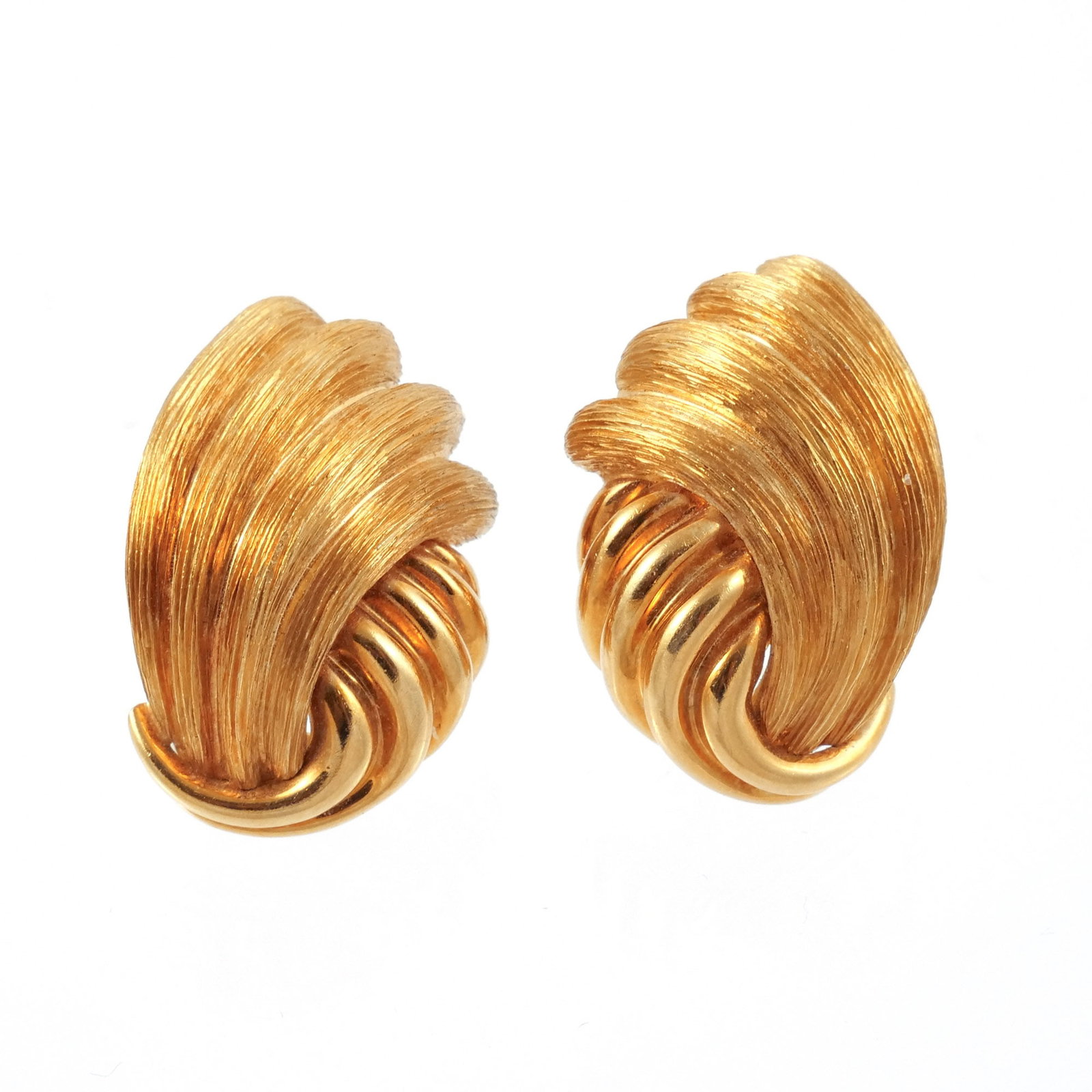 PAIR of HENRY DUNAY 18K GOLD EAR CLIPS: Of interlocking shell design in polished and brushed gold, signed 'Dunay' and marked '18k', 26.2 g total weight 28 x 20 x 15 mm
