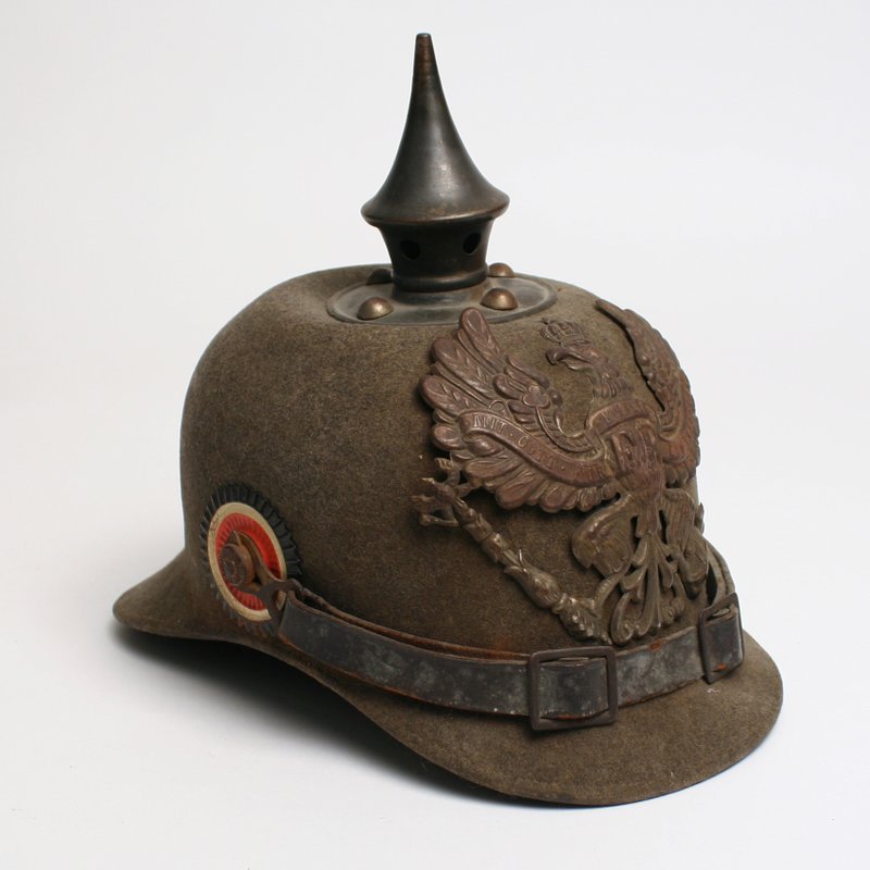WWI PRUSSIAN SOLDIER'S HELMET: h. 8" w. 6 ¼" d. 10"