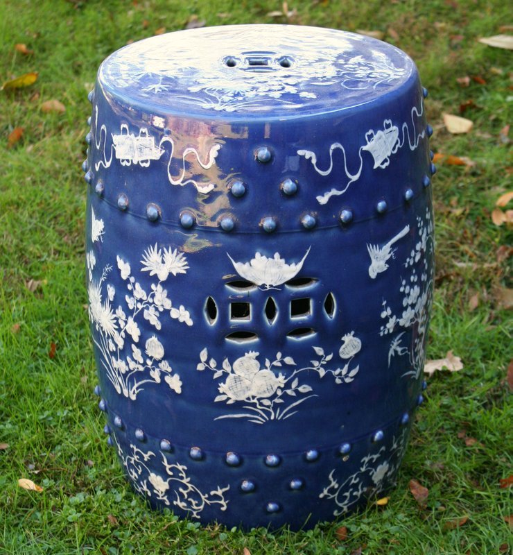 CHINESE BLUE & WHITE PORCELAIN GARDEN SEAT, h. 19" d.: CHINESE BLUE & WHITE PORCELAIN GARDEN SEAT, h. 19" d. 13"