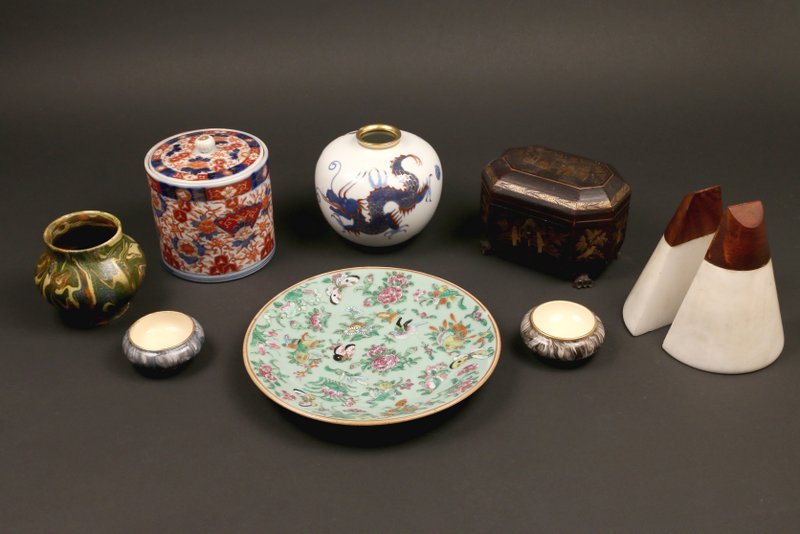 MISC. TABLEWARE GROUP: including an 8" Chinese plate, an Imari covered jar, a pair of marble bookends sgd. "Raymor", h. 6", handpainted KP porcelain jar with a sinuous dragon; French mochaware jar and Chinese export lacquer